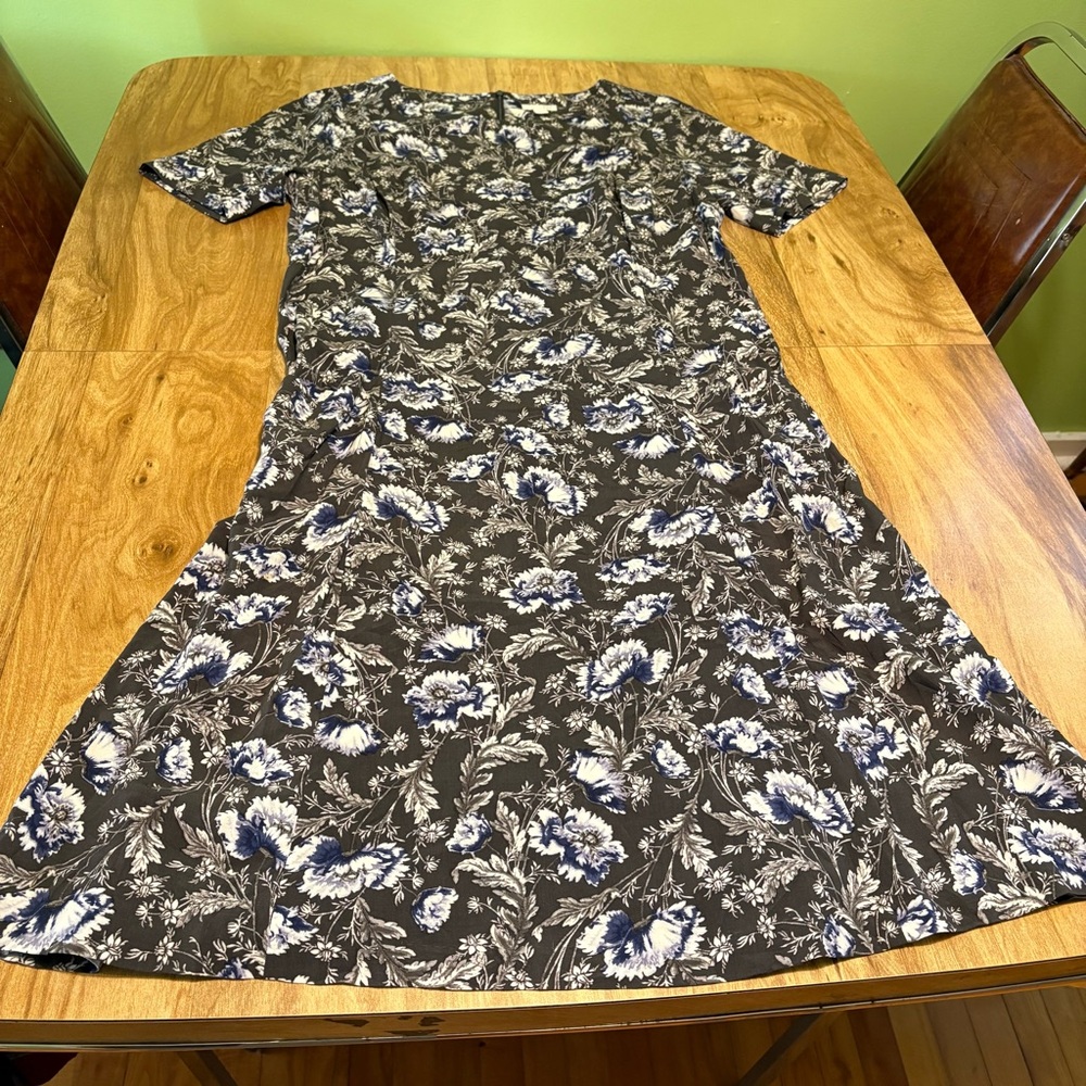 3/$40 J Jill Black Blue Floral Rayon Short Sleeve Dress Pockets 43” Long Size 12
